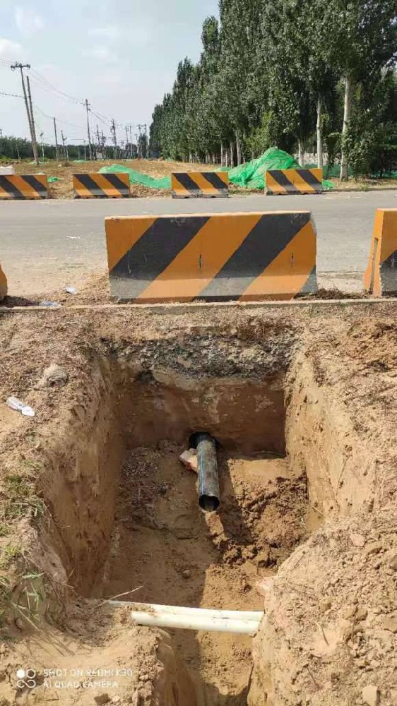海门穿马路放管子